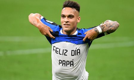 El Toro Martínez dedica su gol frente a Sampdoria a su padre. El Toro Martínez dedica su gol frente a Sampdoria a su padre.