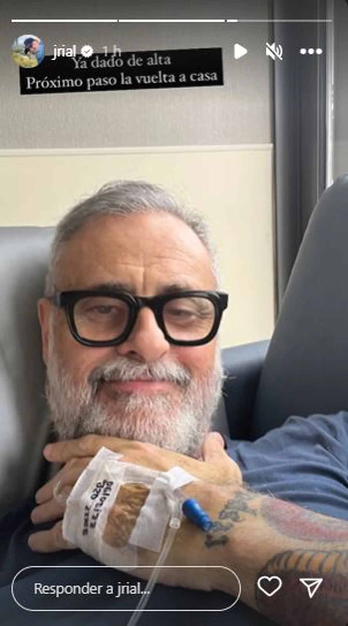 Jorge Rial compartió su primera selfie desde que sufrió el infarto en Colombia.