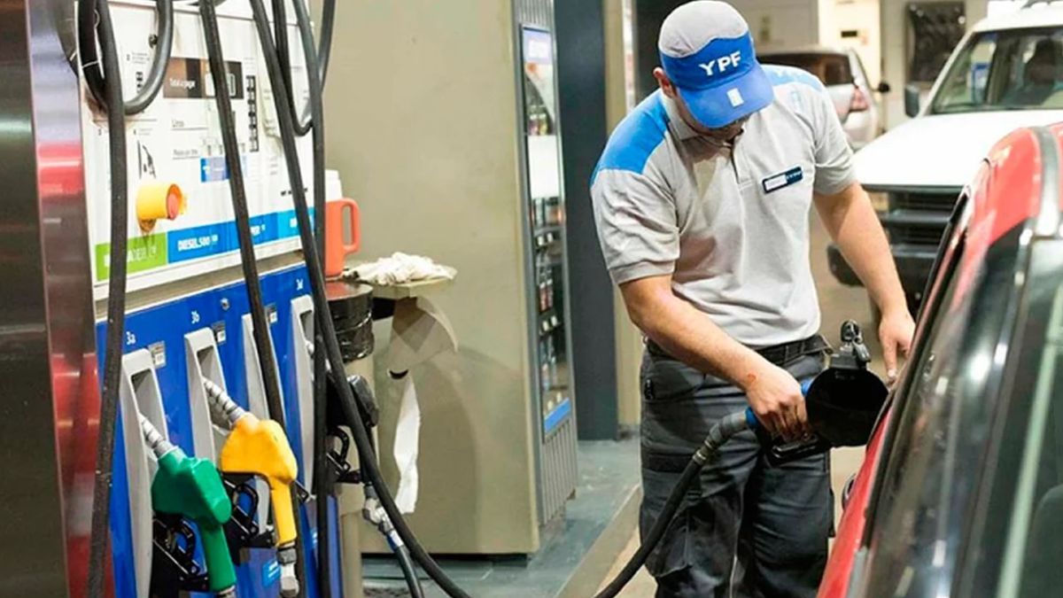 Los salarios de los trabajadores varían de acuerdo a su cargo. Los salarios de los trabajadores varían de acuerdo a su cargo.