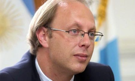 saglione: ?santa fe no quiere echar lena al fuego por la situacion del pais? saglione: ?santa fe no quiere echar lena al fuego por la situacion del pais?