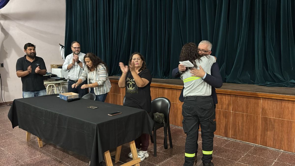 La conferencia de prensa fue en la Sala Cultural en Sauce Viejo.