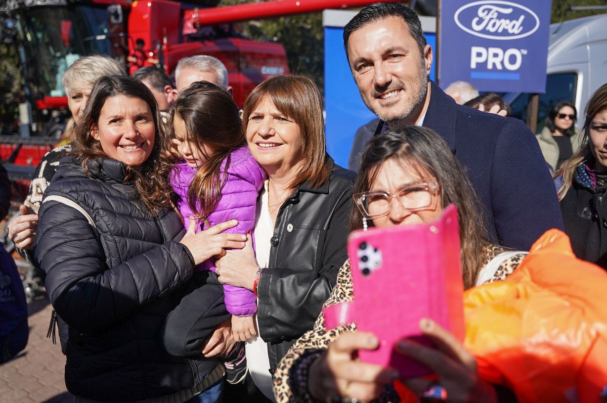 Patricia Bullrich junto a Luis Petri en La Rural. Patricia Bullrich junto a Luis Petri en La Rural.