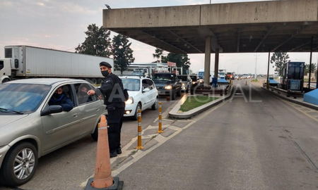 en el primer dia de test negativo, 173 autos debieron volver a parana