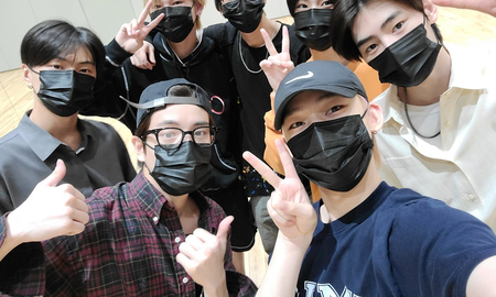 El grupo de Kpop, ENHYPEN, confirmó que todos sus integrantes están bien de salud. Además, revelaron que lanzarán un álbum completo en octubre. El grupo de Kpop, ENHYPEN, confirmó que todos sus integrantes están bien de salud. Además, revelaron que lanzarán un álbum completo en octubre.