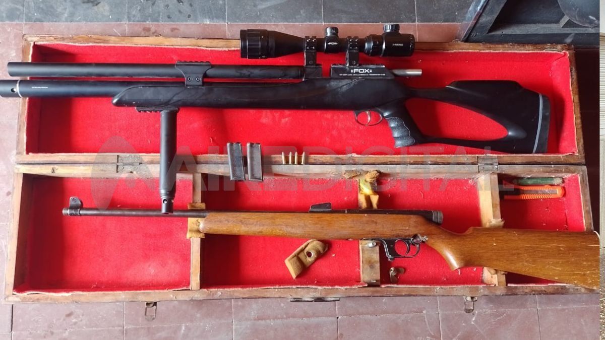 Las armas encontradas en el interior de la vivienda de Doctor Zavalla 5400.