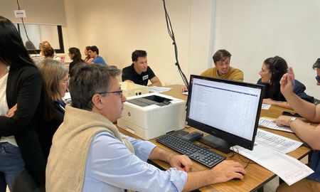 Tras las elecciones del domingo en Santa Fe, este martes inicia el escrutinio definitivo. Tras las elecciones del domingo en Santa Fe, este martes inicia el escrutinio definitivo.