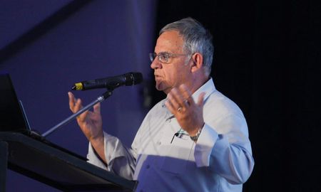 Joseph Harner, experto en sistemas lecheros de la Kansas State University, disertó en TodoLáctea. Joseph Harner, experto en sistemas lecheros de la Kansas State University, disertó en TodoLáctea.