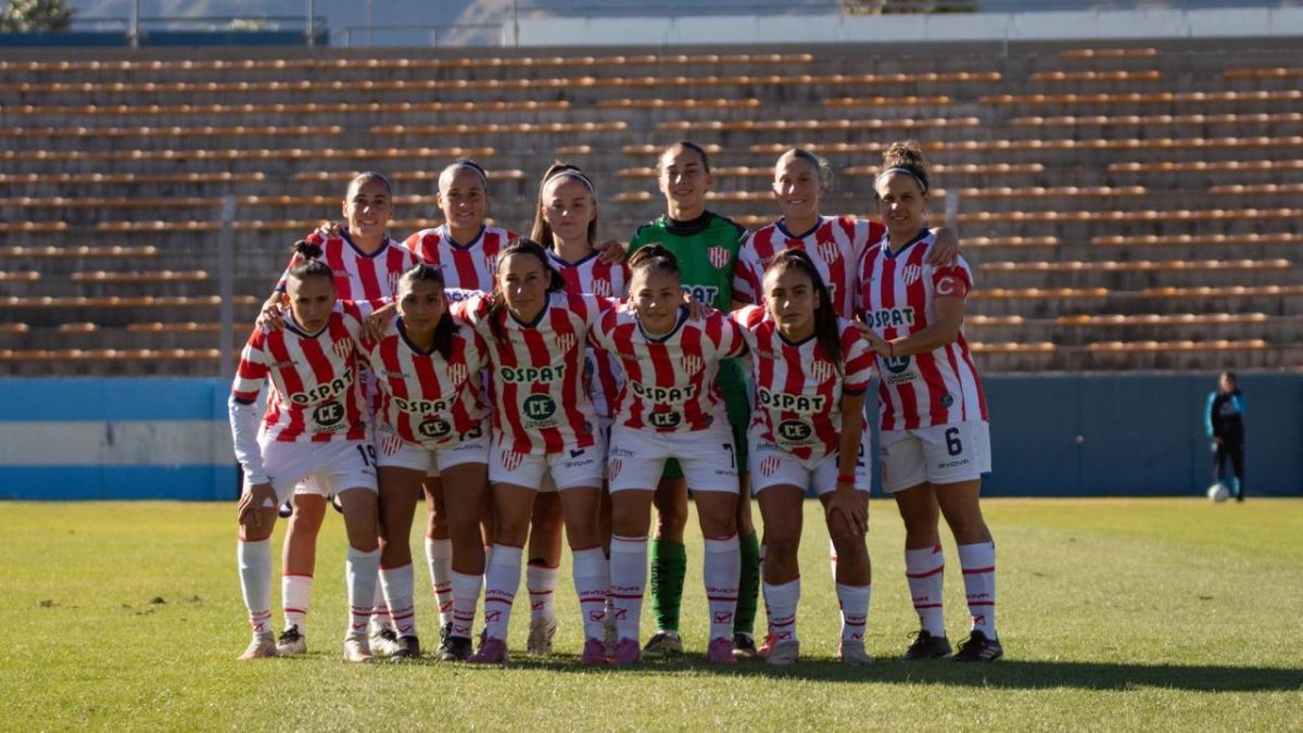Las Tatengas cayeron 3 a 0 ante San Luis FC por la fecha 8 del torneo de primera división del fútbol femenino. Las Tatengas cayeron 3 a 0 ante San Luis FC por la fecha 8 del torneo de primera división del fútbol femenino.