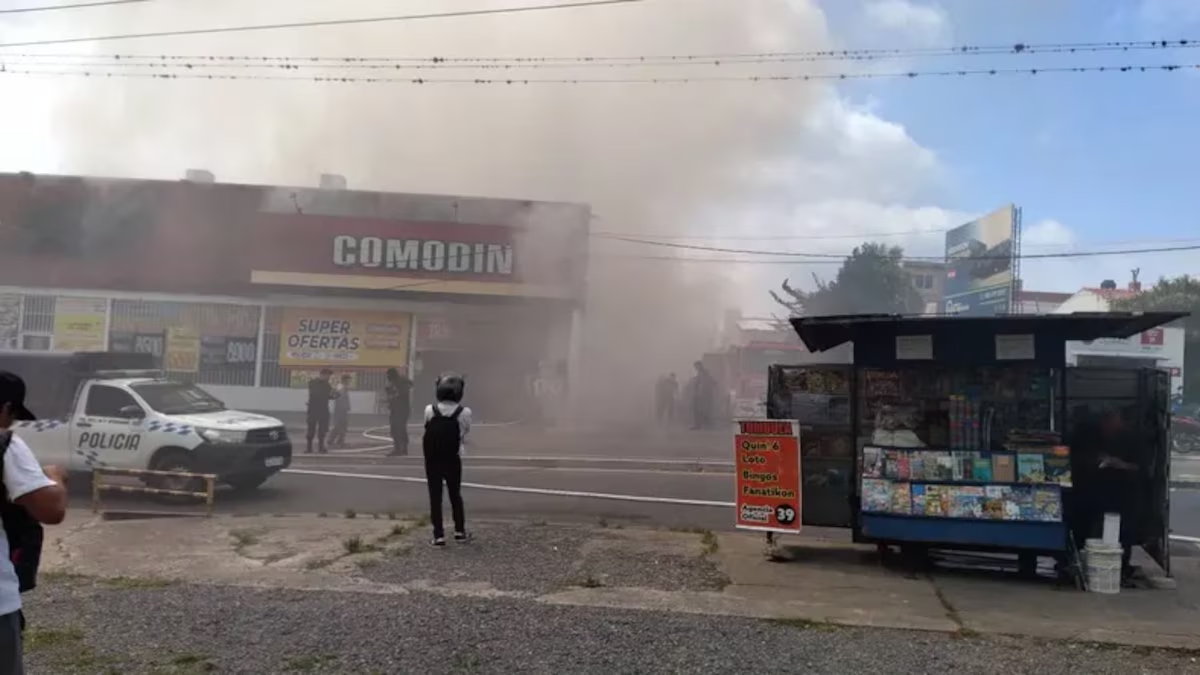 Incendio fatal en un supermercado en Jujuy: cinco fallecidos, 33 heridos y dos detenidos Incendio fatal en un supermercado en Jujuy: cinco fallecidos, 33 heridos y dos detenidos