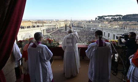 el mundo vive una grave carestia de paz, dijo el papa en su mensaje de navidad el mundo vive una grave carestia de paz, dijo el papa en su mensaje de navidad
