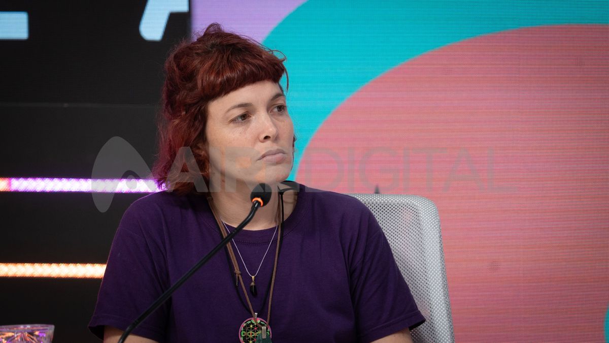 Efa Bezi, artista y militante feminista. Efa Bezi, artista y militante feminista.