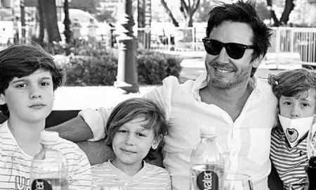 Benjamín Vicuña junto a los nenes que tuvo con Pampita. Benjamín Vicuña junto a los nenes que tuvo con Pampita.