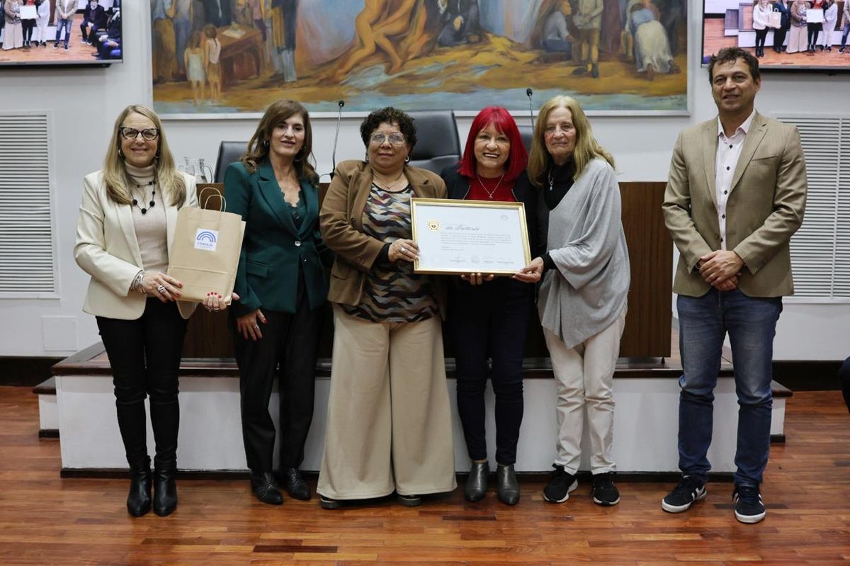 El Concejo de Santa Fe reconoció a personas e instituciones que trabajan en la defensa de los derechos de las infancias. El Concejo de Santa Fe reconoció a personas e instituciones que trabajan en la defensa de los derechos de las infancias.