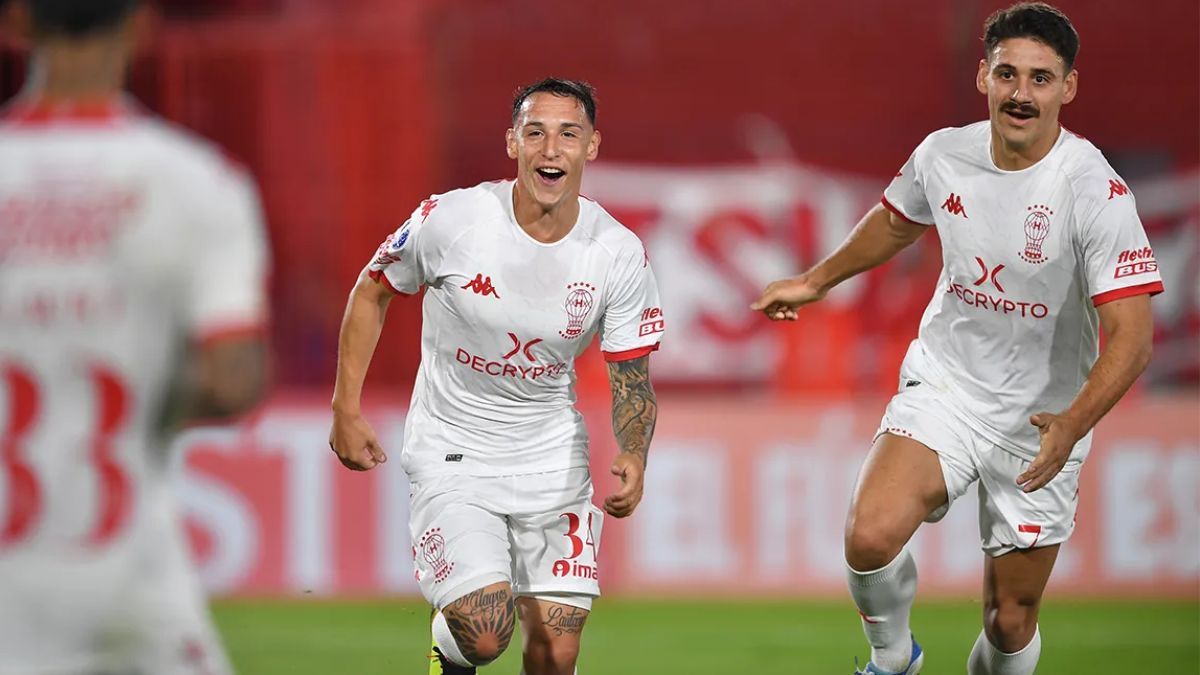 Santiago Luján pertenece a Huracán y el último semestre jugó en Mitre de Santiago del Estero.