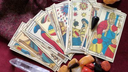 Las cartas del tarot te dirán cómo le irá a los signos del zodiaco en Noviembre
