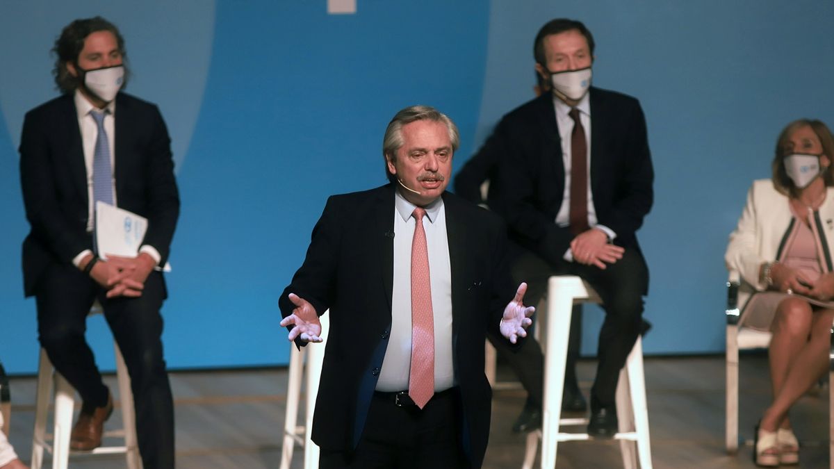 El presidente Alberto Fern&aacute;ndez pidi&oacute; hoy "darle una oportunidad al di&aacute;logo" para construir una realidad distinta "en un pa&iacute;s lleno de urgencias".