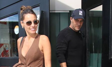 Martín Pepa evitó responder a la prensa en Ezeiza tras confirmarse su separación de Pampita. Martín Pepa evitó responder a la prensa en Ezeiza tras confirmarse su separación de Pampita.