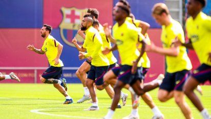 Lionel Messi volvió de las vacaciones y entrena con Barcelona pensando en la Champions League