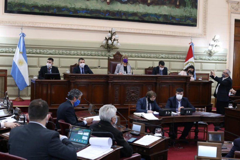 Media sanción en el Senado a la ley nacional que pena el acoso callejero