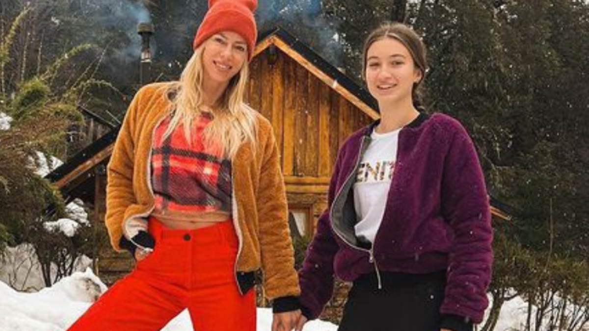 En Intrusos, dieron detalles de la fiesta de 15 de Indiana Cubero, hija de Nicole Neumann y Fabián Cubero. En Intrusos, dieron detalles de la fiesta de 15 de Indiana Cubero, hija de Nicole Neumann y Fabián Cubero.