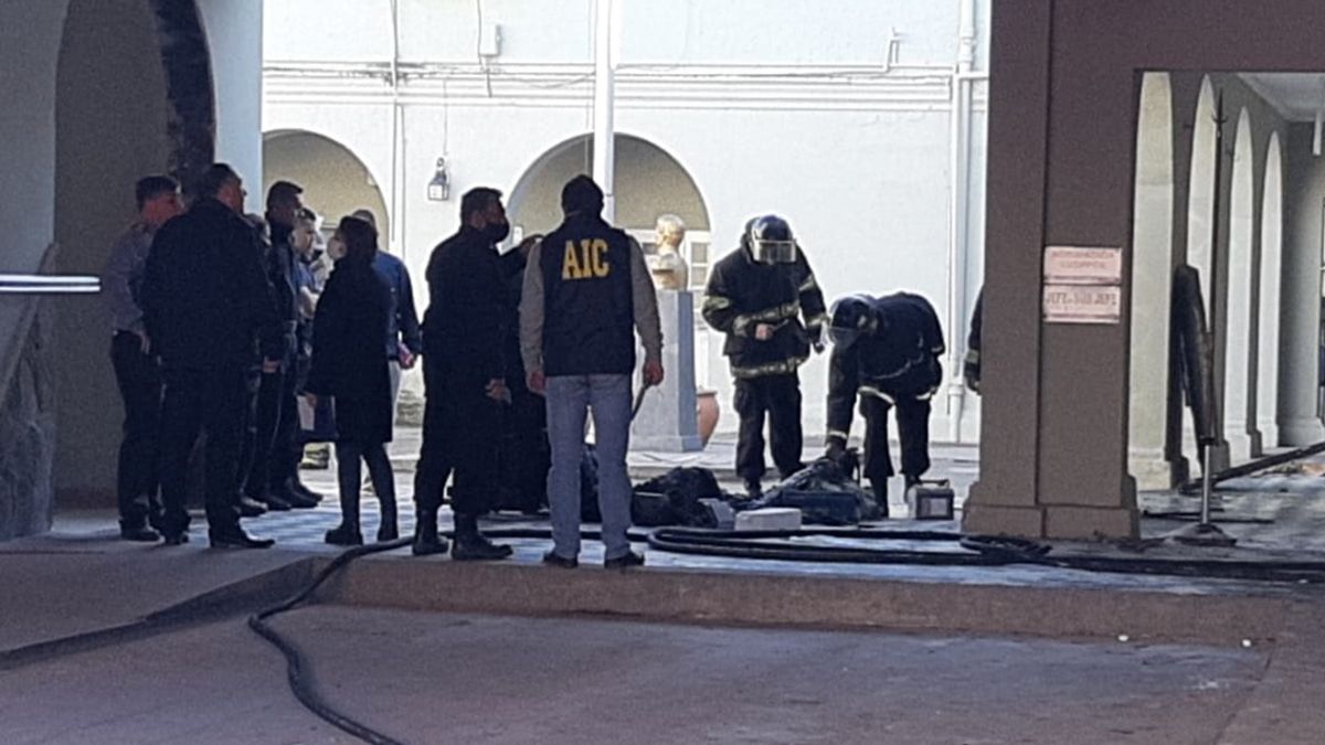 El siniestro se registró cerca de las 8.45 en una oficina lindera al patio central de la URI.