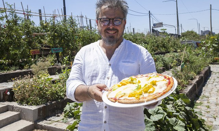 La pintoresca casa familiar de Donato de Santis en su tierra natal en Italia La pintoresca casa familiar de Donato de Santis en su tierra natal en Italia