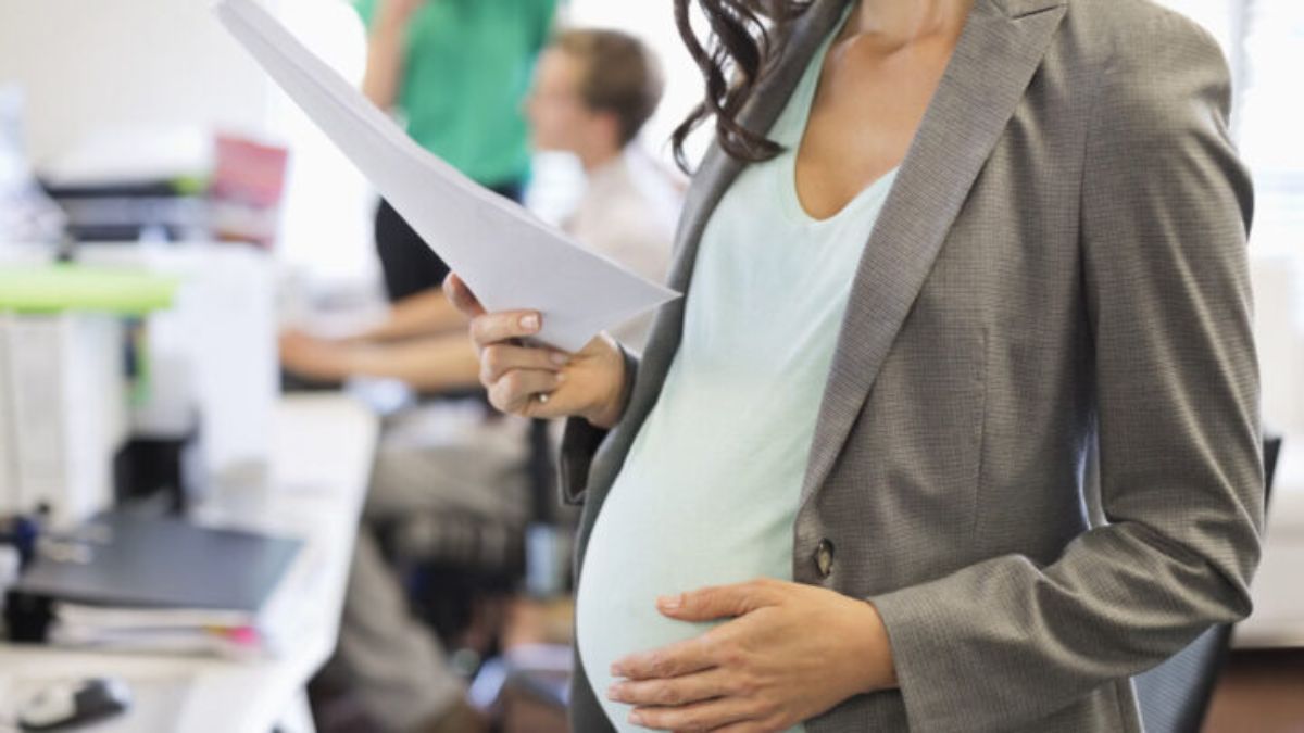 La maternidad sigue siendo hoy en día un factor que limita las oportunidades laborales de las mujeres.