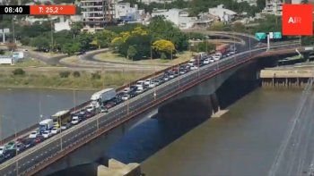El tránsito está cortado en todos los ingresos a la ciudad de Santa Fe y en el egreso por el viaducto Oroño. 