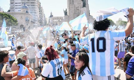 El sueño de la ciudad de Rosario, tierra de Leo y Ángel, se hizo realidad. El sueño de la ciudad de Rosario, tierra de Leo y Ángel, se hizo realidad.