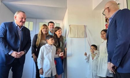 Felipe Michlig en San Cristóbal: Ya estamos ejecutando 32 nuevas aulas en el departamento. Felipe Michlig en San Cristóbal: Ya estamos ejecutando 32 nuevas aulas en el departamento.