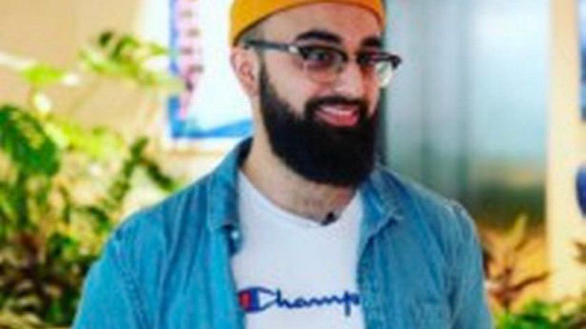 Un hombre armó una campaña para encontrar novia y las publicidades se volvieron virales