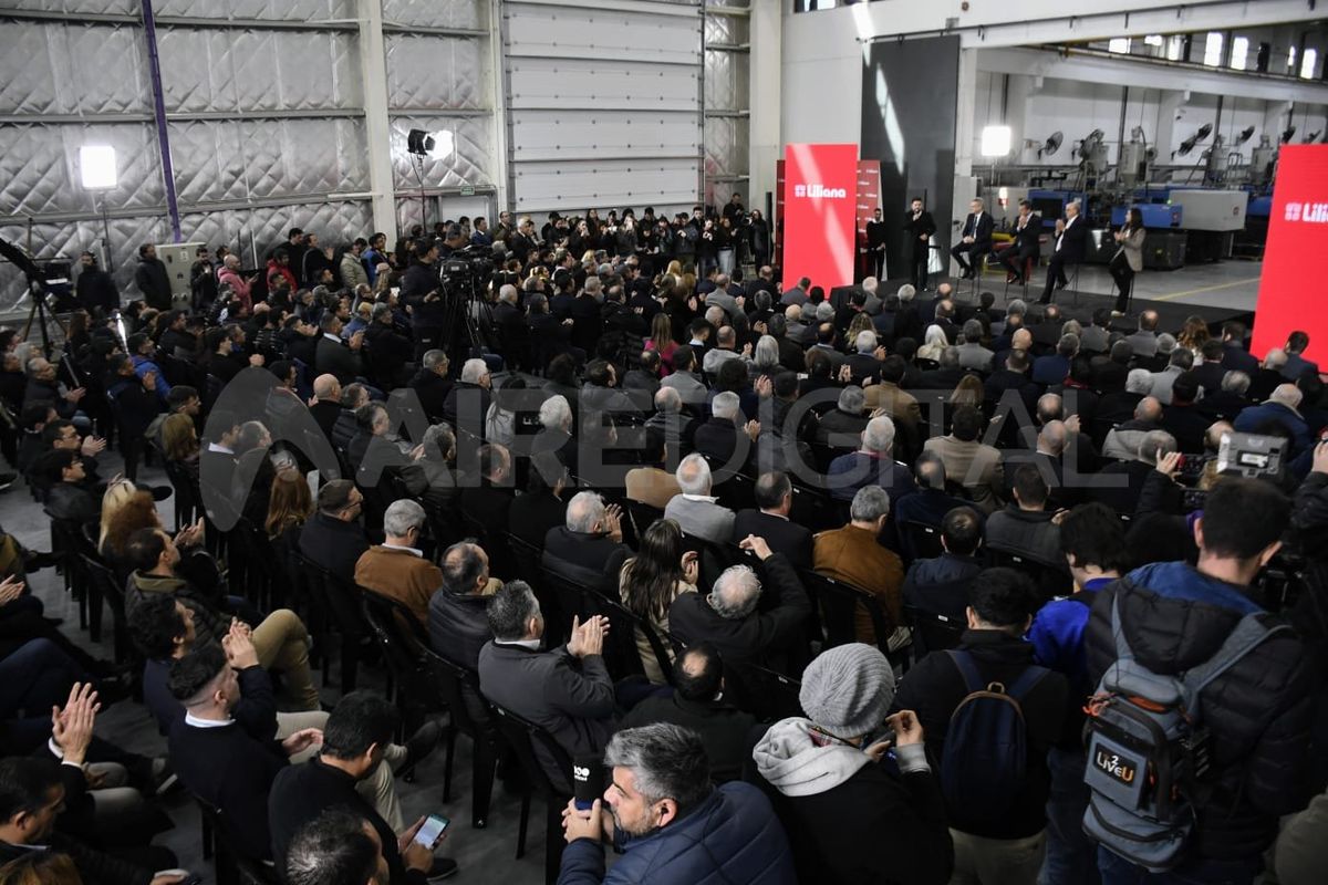 Sergio Massa realizó un acto de campaña en la fábrica de electrodomésticos Liliana. Sergio Massa realizó un acto de campaña en la fábrica de electrodomésticos Liliana. 
