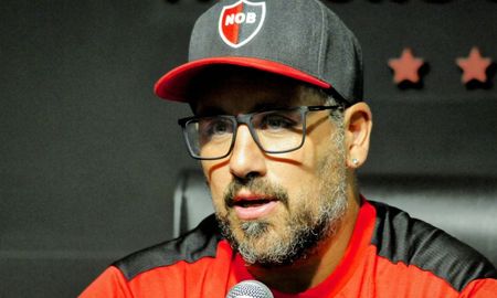 Newells echó a Cristian Fabbiani Newells echó a Cristian Fabbiani