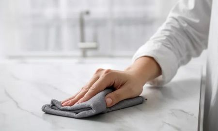 Cómo limpiar la mesada de la cocina con un truco casero y dejarla brillante. Cómo limpiar la mesada de la cocina con un truco casero y dejarla brillante.