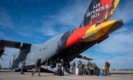 El ejercicio Air Defender 23 se extenderá hasta el 23 de junio e incluirá a 250 aviones militares de 25 países de la OTAN y aliados como Japón y Suecia, este último candidato a integrar la alianza. El ejercicio Air Defender 23 se extenderá hasta el 23 de junio e incluirá a 250 aviones militares de 25 países de la OTAN y aliados como Japón y Suecia, este último candidato a integrar la alianza.
