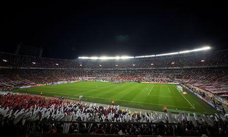 Murió un hincha de River en el Monumental tras la eliminación de la Copa Sudamericana. Murió un hincha de River en el Monumental tras la eliminación de la Copa Sudamericana.