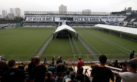 Los restos de Pelé están en Vila Belmiro para recibir el último adiós en el Estadio del Santos. Los restos de Pelé están en Vila Belmiro para recibir el último adiós en el Estadio del Santos.