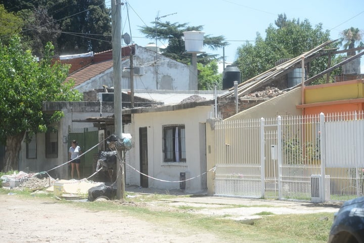 Así quedó la casa de la calle Talcahuano al 1200, en El Jagüel, tras el trágico episodio.