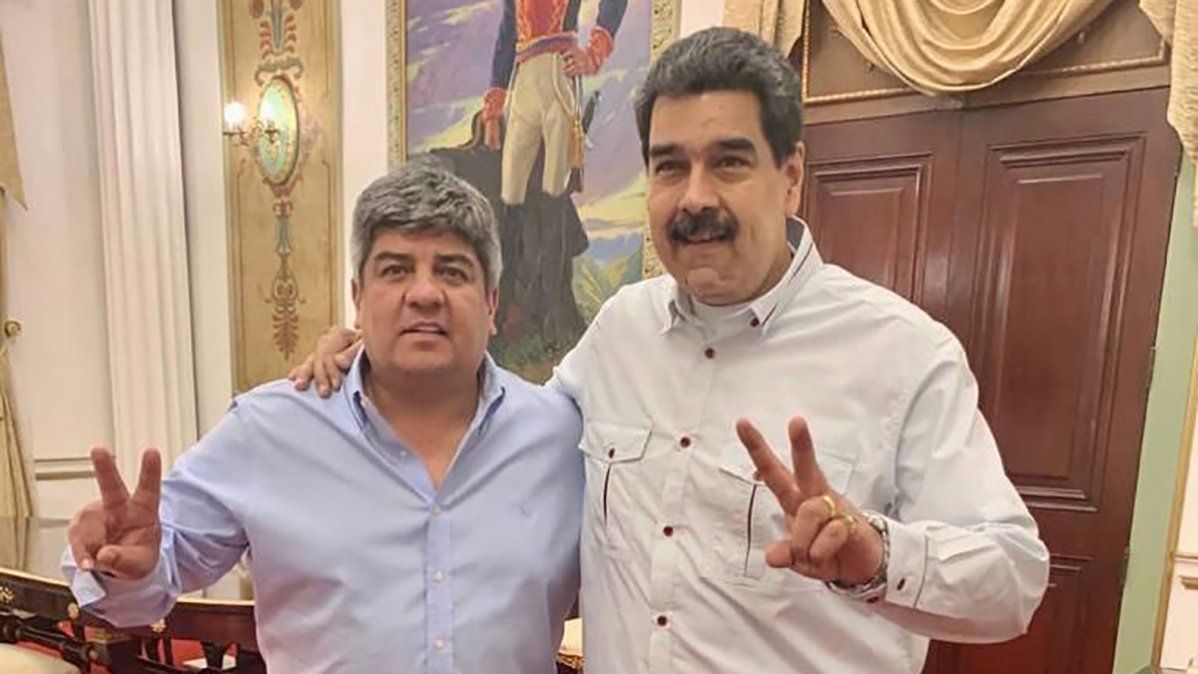 Pablo Moyano junto a Nicol&aacute;s Maduro en Venezuela.