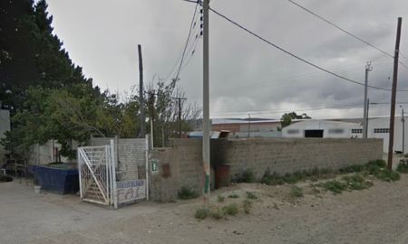 Un ladrón murió aplastado por una placa de cemento mientras intentaba robar en un corralón. Un ladrón murió aplastado por una placa de cemento mientras intentaba robar en un corralón.