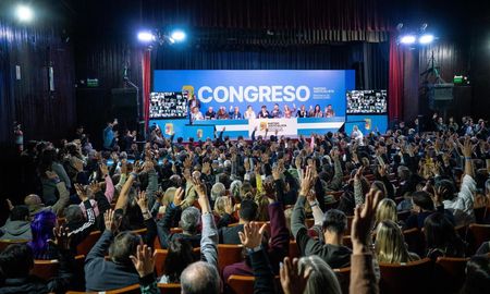 El Congreso del PJ bonaerense se realizó este sábado en la localidad de Merlo. El Congreso del PJ bonaerense se realizó este sábado en la localidad de Merlo.