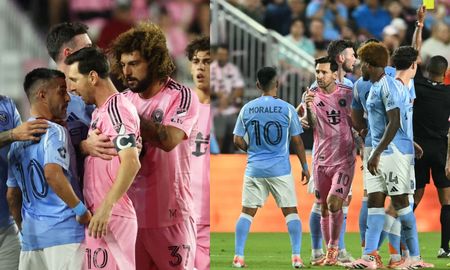 Se conoció cuál fue la frase del argentino Maxi Moralez que hizo enfurecer a Messi: Mamadera... Se conoció cuál fue la frase del argentino Maxi Moralez que hizo enfurecer a Messi: Mamadera...