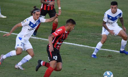 Vélez y Patronato igualaron sin goles por la Copa Diego Maradona y jugarán la Zona Complementaria. Vélez y Patronato igualaron sin goles por la Copa Diego Maradona y jugarán la Zona Complementaria.