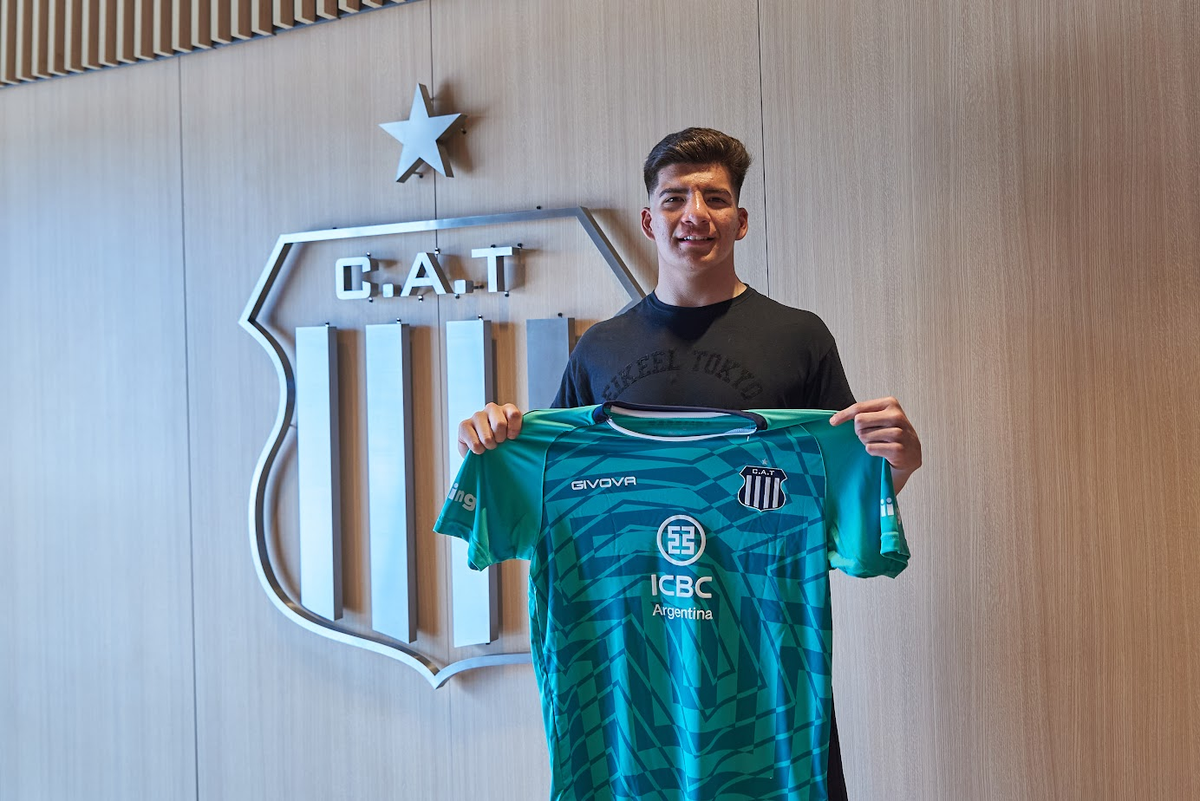 El arquero de San Justo firmó hace poco su primer contrato profesional con Talleres de Córdoba. El arquero de San Justo firmó hace poco su primer contrato profesional con Talleres de Córdoba.