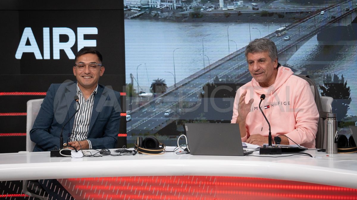 Andrés Soperez visitó los estudios de AIRE y dialogó con Ahora Vengo, el programa de Luis Mino. Andrés Soperez visitó los estudios de AIRE y dialogó con Ahora Vengo, el programa de Luis Mino.