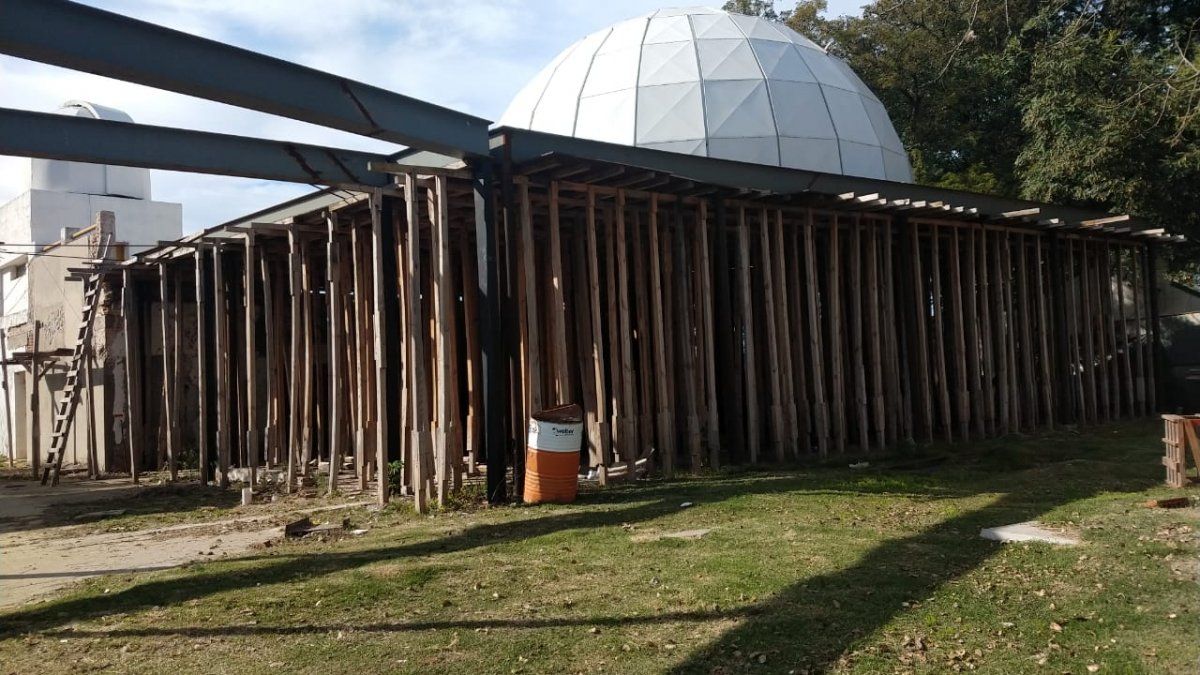 El planetario por ahora sólo tiene la cúpula.