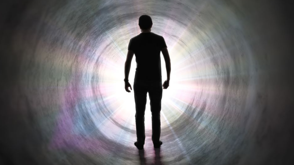 De “salir” del cuerpo a “oír” ángeles testimonios de experiencias cercanas a la muerte