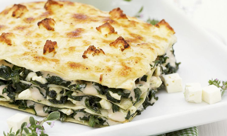 Lasaña de espinaca, ricota y queso: la receta rica y económica para disfrutar de un plato único Lasaña de espinaca, ricota y queso: la receta rica y económica para disfrutar de un plato único