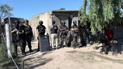 Josefina: detienen a dos hombres por microtráfico tras allanamientos en Barrio Acapulco