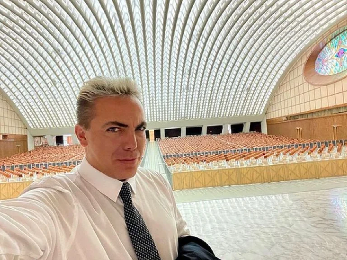 En las últimas semanas el nombre de Cristian Castro ha logrado posicionarse en las tendencias de las redes sociales por sus inesperados cambios de look desde su incursión en la televisión argentina.